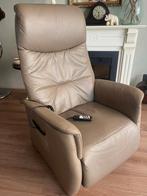 Sta op stoel/relax stoel ( electrisch), Huis en Inrichting, Ophalen, Gebruikt, 75 tot 100 cm, 50 tot 75 cm