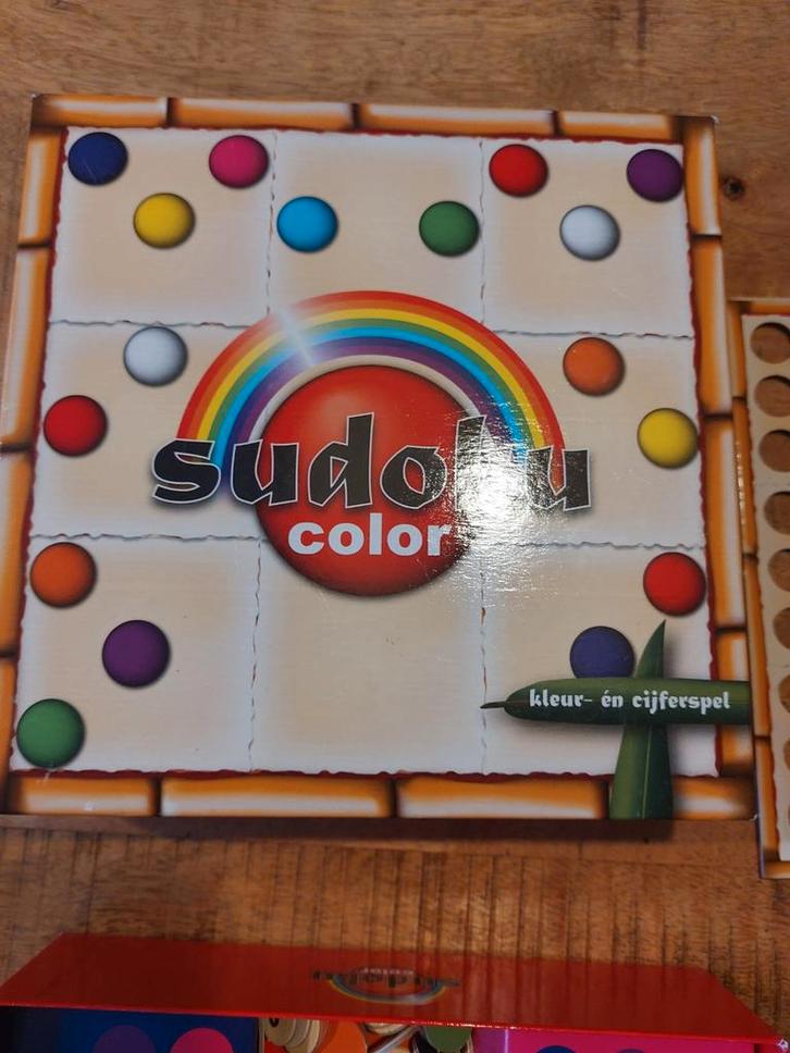 Sudoku Color - Kleurrijk Puzzelplezier!, Hobby en Vrije tijd, Gezelschapsspellen | Bordspellen, Zo goed als nieuw, Een of twee spelers