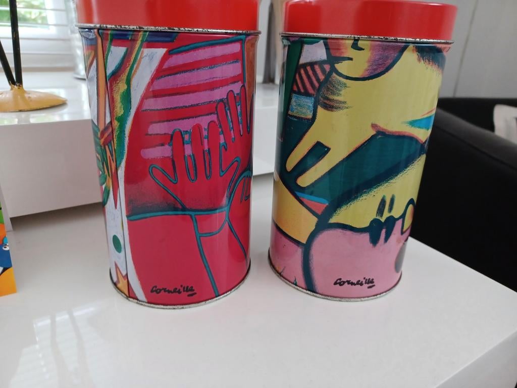 Twee blikken bussen van Corneille/ set collectors item, Minder dan 50 cm, Gebruikt, Overige materialen, Minder dan 50 cm
