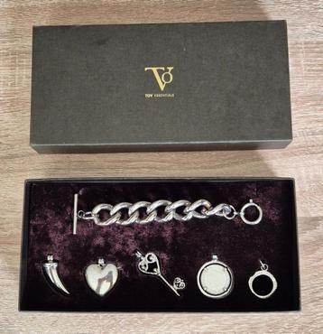 TOV Essentials armband met losse bedels in originele doos.   beschikbaar voor biedingen