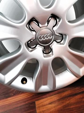 Set 16 inch metalen velgen Audi A1 8X0601025AS