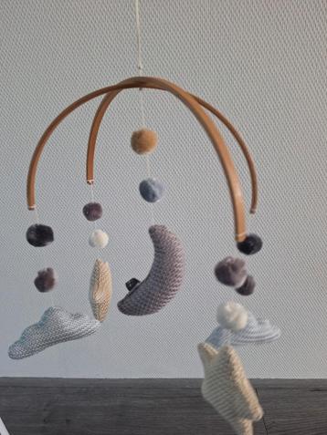 Baby Mobiel met maan en wolken - lichtblauw, grijs, creme beschikbaar voor biedingen
