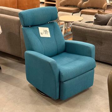 Blauwe Schommelfauteuil met Voetenklep | SLECHTS €199, NIEUW beschikbaar voor biedingen