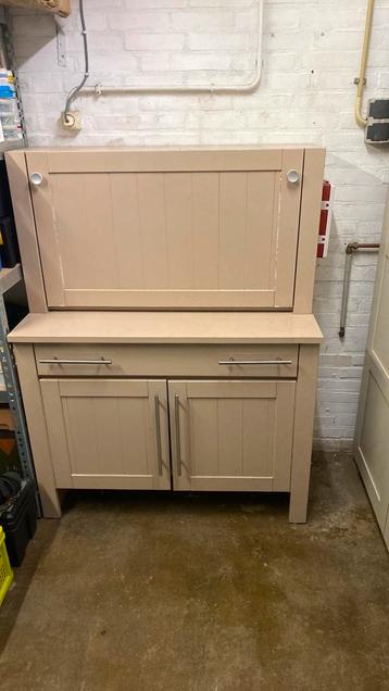 Vintage commode, ca 46 jaar oud beschikbaar voor biedingen