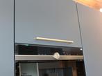 S-27 Eilandkeuken met apparatenwand en wijnkoeler, Ophalen, Blauw, Nobilia-Werke J. Stickling GmbH & Co. KG, Nieuw