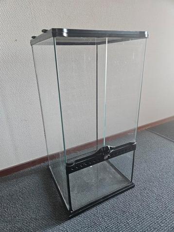Terrarium Exo Terra 30 30 60 beschikbaar voor biedingen