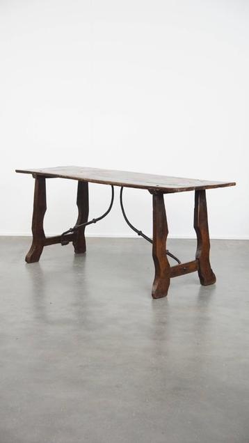 Karaktervolle 18e-eeuws, antieke Spaanse side table/eettafel beschikbaar voor biedingen