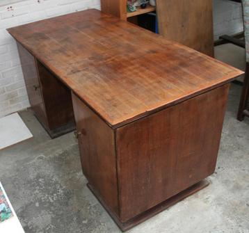 Pander bureau uit 1920 beschikbaar voor biedingen