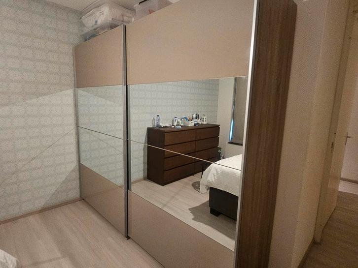 Schuifdeurkast met spiegel - €80 als je het 3-12 kan ophalen, Huis en Inrichting, Kasten | Kledingkasten, Zo goed als nieuw, 200 cm of meer