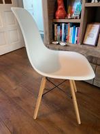 Witte kuipstoel hele goede staat, Huis en Inrichting, Stoelen, Ophalen, Zo goed als nieuw, Wit, Eén