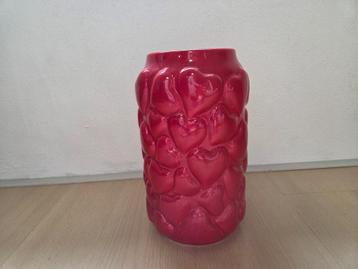 Hartjes vaas action ( rood ) beschikbaar voor biedingen