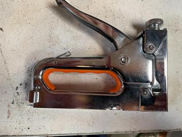 handtacker nietmachine beschikbaar voor biedingen