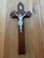 Antiek kruisbeeld met een porseleine beeld. Lengte 60 cm., Ophalen of Verzenden, Gebruikt, Beeld(je), Christendom | Katholiek