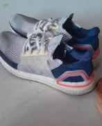 Adidas  Boost 44, Sport en Fitness, Loopsport en Atletiek, Ophalen of Verzenden, Zo goed als nieuw, Hardloopschoenen, Adidas