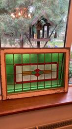 Twee identieke antieke kleurrijke glas in lood ramen, Ophalen