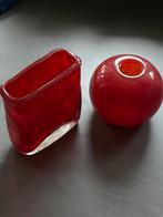 Twee rode Henry Dean vazen – mondgeblazen en uniek, Huis en Inrichting, Ophalen of Verzenden, Minder dan 50 cm, Rood, Glas