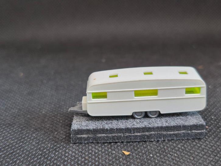 Wiking 0922 10 - dubbelassige caravan (15062), Hobby en Vrije tijd, Modeltreinen | N-Spoor, Gebruikt, Overige typen, Gelijkstroom