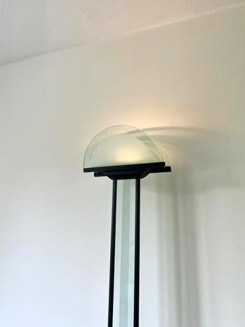 Italiaanse Designer Vloerlamp beschikbaar voor biedingen