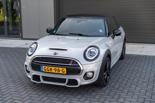 Mini Cooper S 2.0 Automaat JCW | 2018 | JCW pakket, Auto's, Mini, Particulier, Cooper S, ABS, Adaptieve lichten, Airbags, Airconditioning
