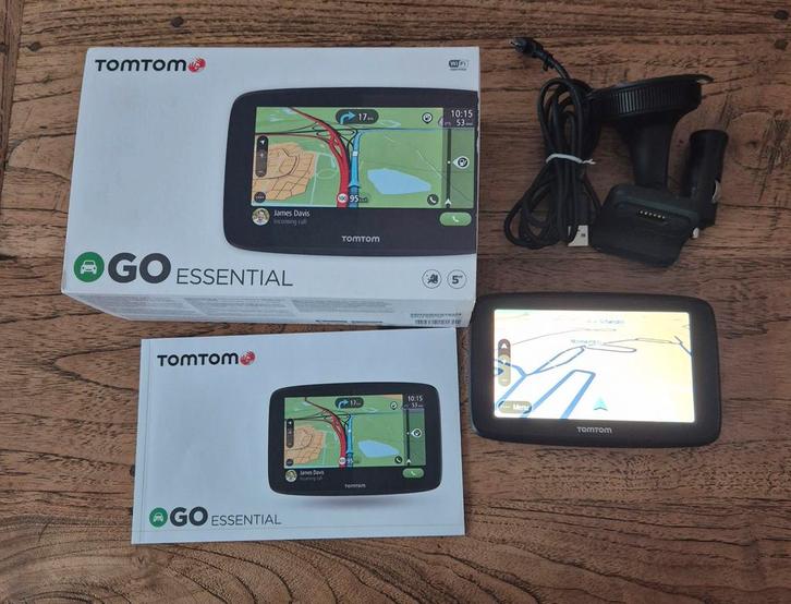 TomTom GO Essential met Europa kaart + Wereldkaarten 2025, Auto diversen, Autonavigatie, Zo goed als nieuw, Ophalen of Verzenden