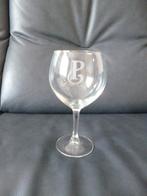 OPRUIMING   NIEUW groot wijnglas met letter P erop, Verzamelen, Glas en Borrelglaasjes, Ophalen of Verzenden, Nieuw, Overige typen