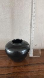 Zwart vintage klein vaasje, Ophalen of Verzenden