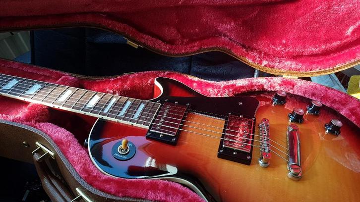 Gibson Les Paul Standard 60's Triburst 2023, Muziek en Instrumenten, Snaarinstrumenten | Gitaren | Elektrisch, Zo goed als nieuw