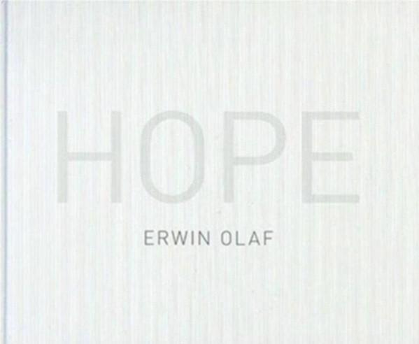 Erwin Olaf Rain/Hope, Boeken, Kunst en Cultuur | Fotografie en Design, Zo goed als nieuw, Fotografen, Ophalen of Verzenden