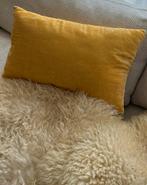 ZARA HOME velvet ramie kussen met knoopsluiting, Verzenden, Zo goed als nieuw, Geel, Rechthoekig