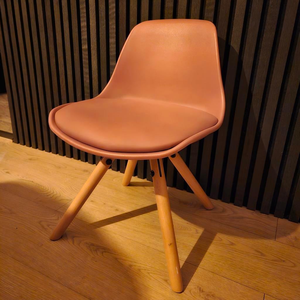 Mooie roze kinderstoel, Overige kleuren, Zo goed als nieuw, Ophalen, Hout