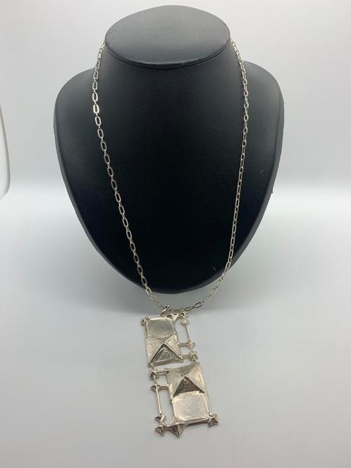 V59 Uniek object! Zilveren ketting met hanger Finse stijl, Sieraden, Tassen en Uiterlijk, Antieke sieraden, Ketting, Zilver, Ophalen of Verzenden