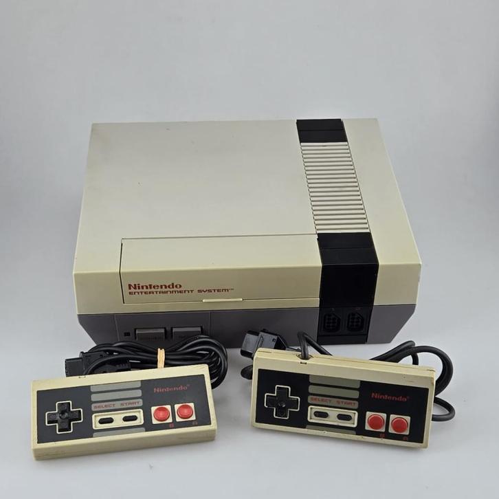 Nintendo NES Inclusief 2 Controllers, Spelcomputers en Games, Games | Nintendo NES, Zo goed als nieuw