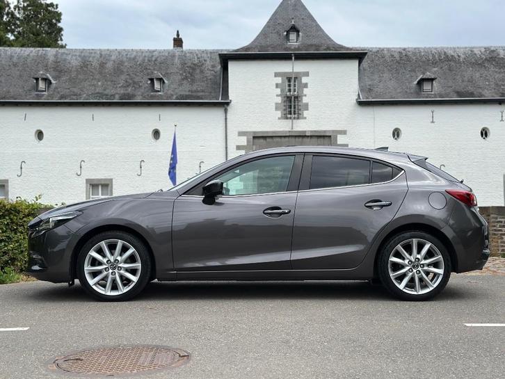 Mazda 3 Skyactiv-g 120 pk 2018 Grijs, Auto's, Mazda, Particulier, ABS, Achteruitrijcamera, Airbags, Airconditioning, Alarm, Bluetooth