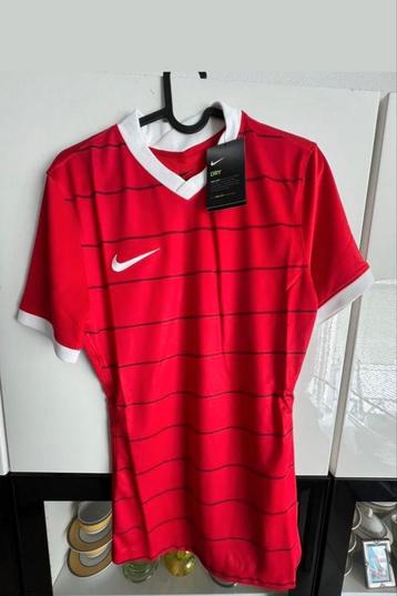 Nike T-shirt nieuw 2 stuks voetbal training overige sport  beschikbaar voor biedingen