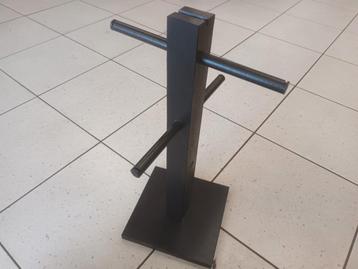 Presentatierekje beschikbaar voor biedingen