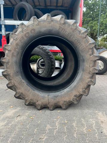 Set Trelleborg TM800 650/65R42 – 23mm | Bart’s Bandenservice beschikbaar voor biedingen