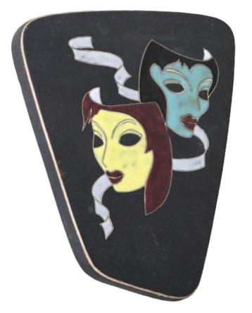 Vintage Ruscha wandbord maskers bord beschikbaar voor biedingen