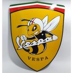 Vespa bij zwaar emaillen decoratie bord mancave showroom, Ophalen of Verzenden, Reclamebord