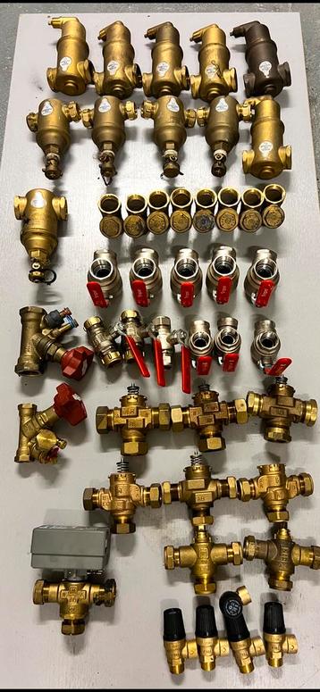 Diverse Spirotech Ontluchters, Filters & Kleppen beschikbaar voor biedingen