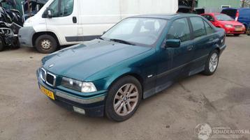 BMW 3-serie 1998 E36 318i 184E2 Groen 275 onderdelen beschikbaar voor biedingen