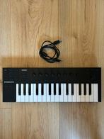 Komplete Kontrol M32, Ophalen of Verzenden, Zo goed als nieuw