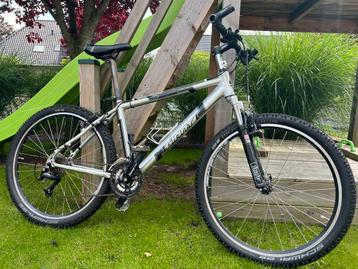 Giant MTB 26 inch - Shimano Deore/Rockshox beschikbaar voor biedingen