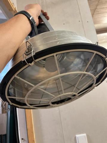 Industriële Hanglamp beschikbaar voor biedingen