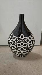 Bijzondere vaas, Overige kleuren, Aardewerk of Porselein, Ophalen of Verzenden, Zo goed als nieuw