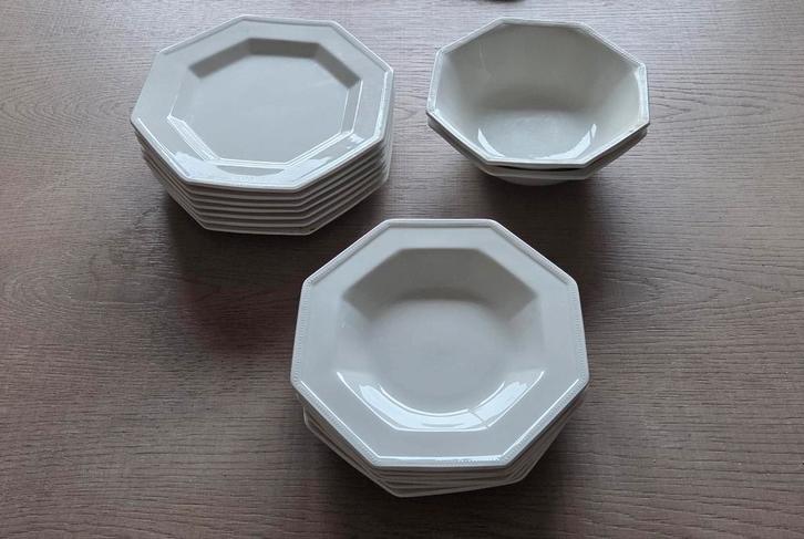Johnson Brothers Servies - Nieuwstaat, Huis en Inrichting, Keuken | Servies, Nieuw, Bord(en), Overige stijlen, Aardewerk, Ophalen of Verzenden