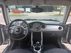 MİNİ COOPER 1.6 16V 115PK BJ2005 144DKM NAP GRİJS METALLIC, Auto's, Mini, Voorwielaandrijving, Stof, Zwart, 4 cilinders