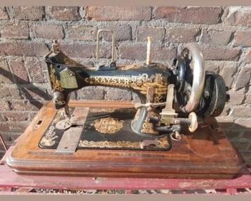 Laatste en allermooiste Kayser naaimachine antiek vintage

 beschikbaar voor biedingen