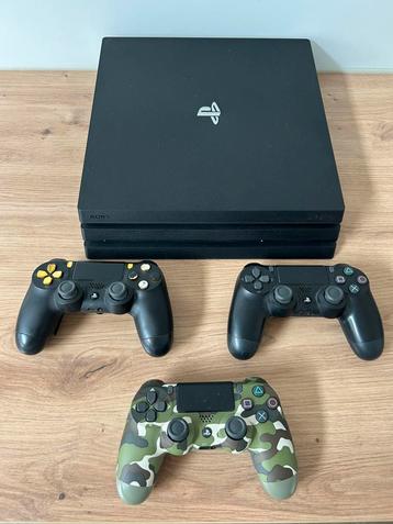 PlayStation 4 Pro 1 tb + 3 Controllers + 6 Spellen beschikbaar voor biedingen