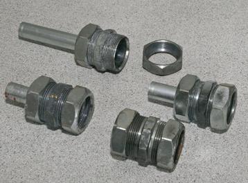 4 gebruikte verlopen (knel) van ca. 44 mm naar 22 mm. beschikbaar voor biedingen