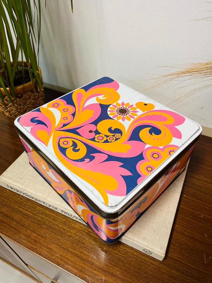 Vintage groot Flower Power Blik trommel Jaren 60 Engeland, Verzamelen, Blikken, Gebruikt, Overige, Ophalen of Verzenden